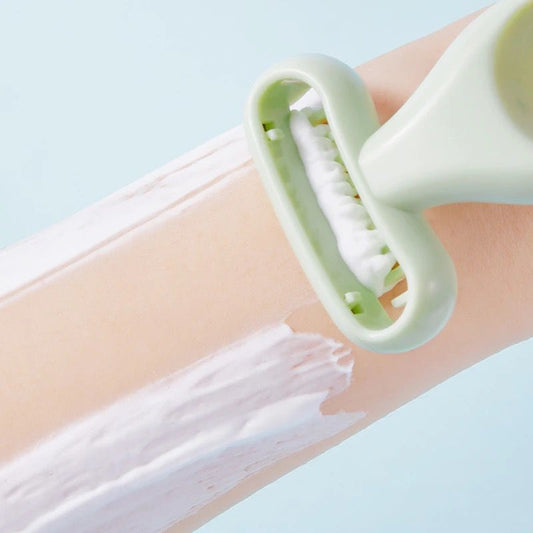 Portable Travel Razor – Unisex Mini Shaver for Legs, Face & Body Grooming